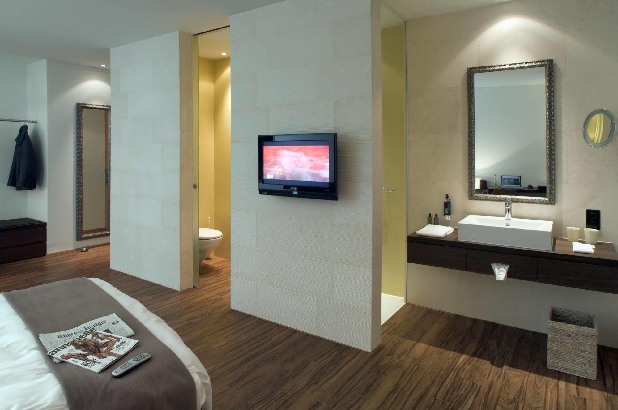 Blue City Boutique Hotel Баден Экстерьер фото